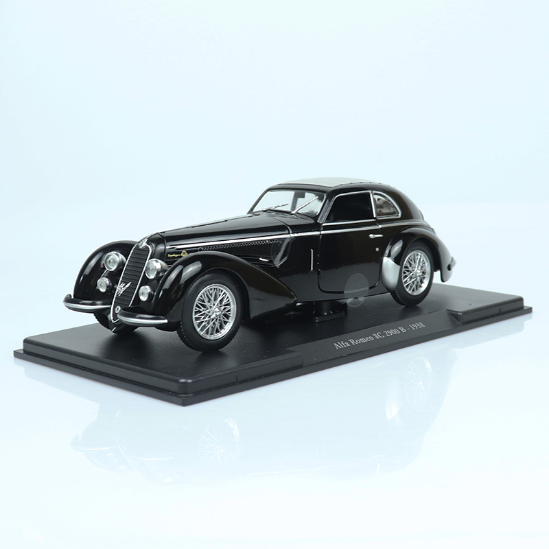 1:24 阿尔法罗密欧8C